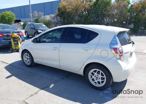 2014 Toyota Prius C One из США, поврежденный, VIN JTDKDTB34E1562216